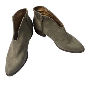 Qupid Faux Suede Ankle Booties